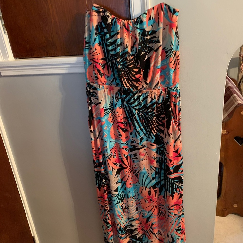 NWT Maxi Dress. Strapless. Bright colors.